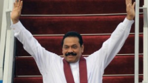 mahinda_rajapakse_waving