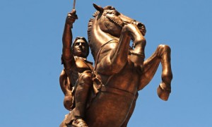 Alexander-the-Great-statu-007